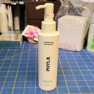 Phyla pH Balancing Gel Cleanser 120ml New Pump Bottle